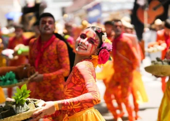 Colores, mitología y tradición deslumbraron en el Desfile de San Juan 2025 en Ibagué