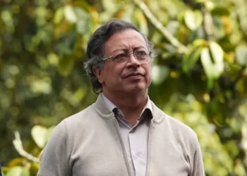 Petro transforma Colombia con avances en economía, educación y sostenibilidad