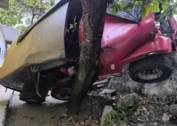 Cinco heridos deja volcamiento de campero Willys en vía a Fresno