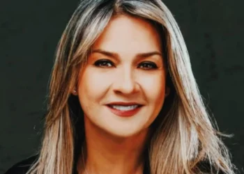 Denuncia origen mediático del complot contra Petro