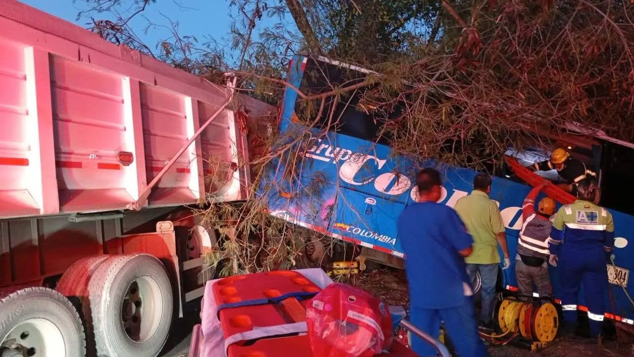 Tragedia en la vía Guamo–Saldaña: auxiliar muere tras violento choque