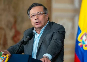 Petro denuncia ocultamiento de cifras billonarias en Nueva EPS