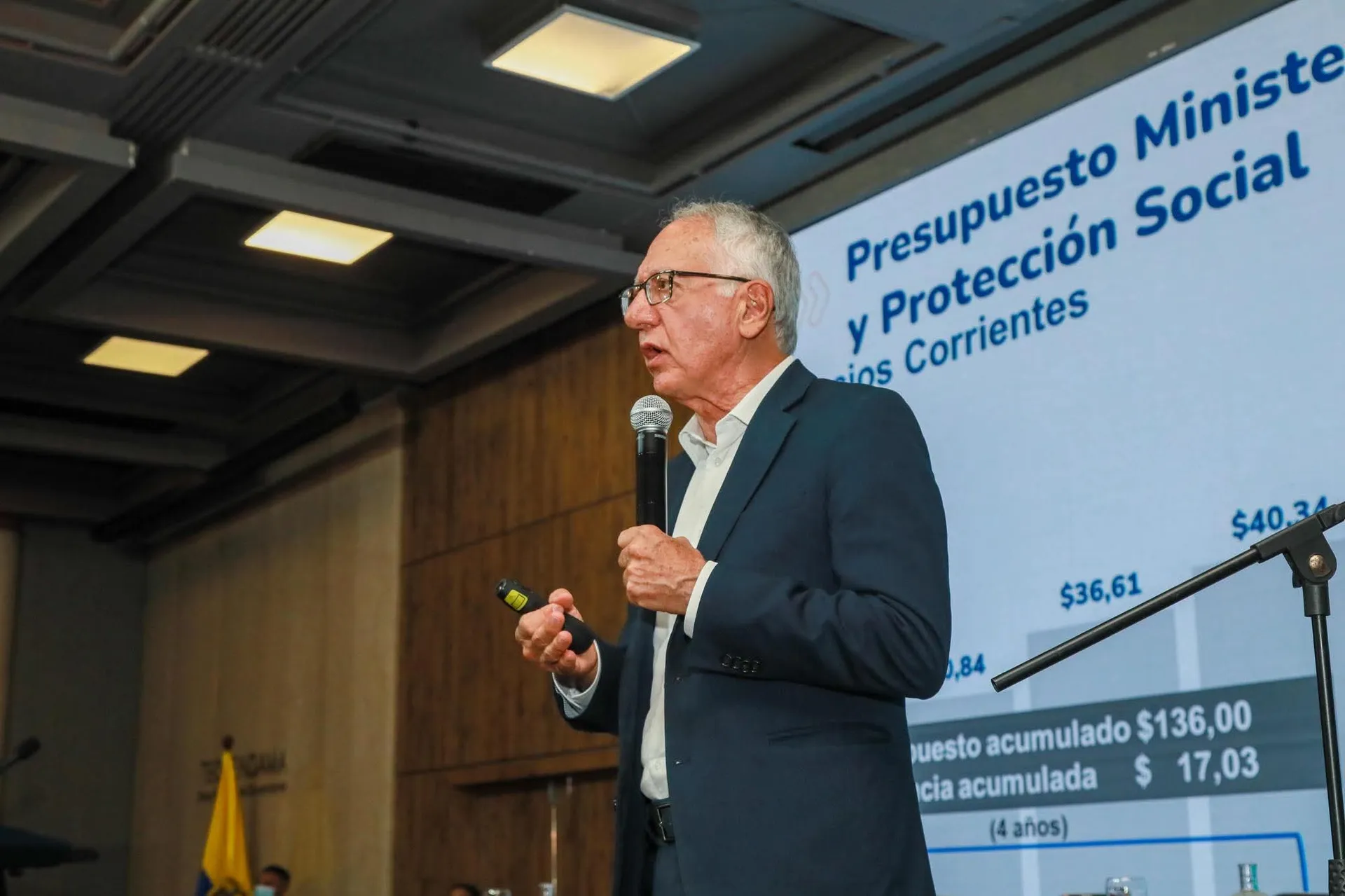 Gobierno asegura giros directos para fortalecer hospitales en todo el país