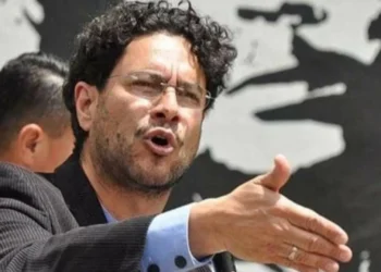 Iván Cepeda confirma que buscará la Presidencia en 2026