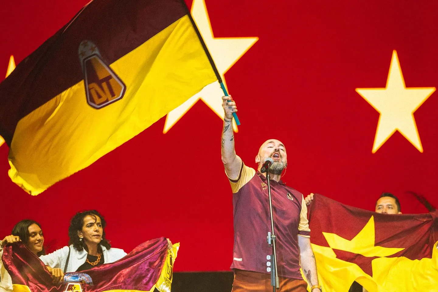 Santiago Cruz homenajeado en su tierra natal