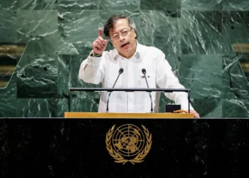 Petro Denuncia “Censura” y Prevaricato tras Negativa de la CRC a su Alocución