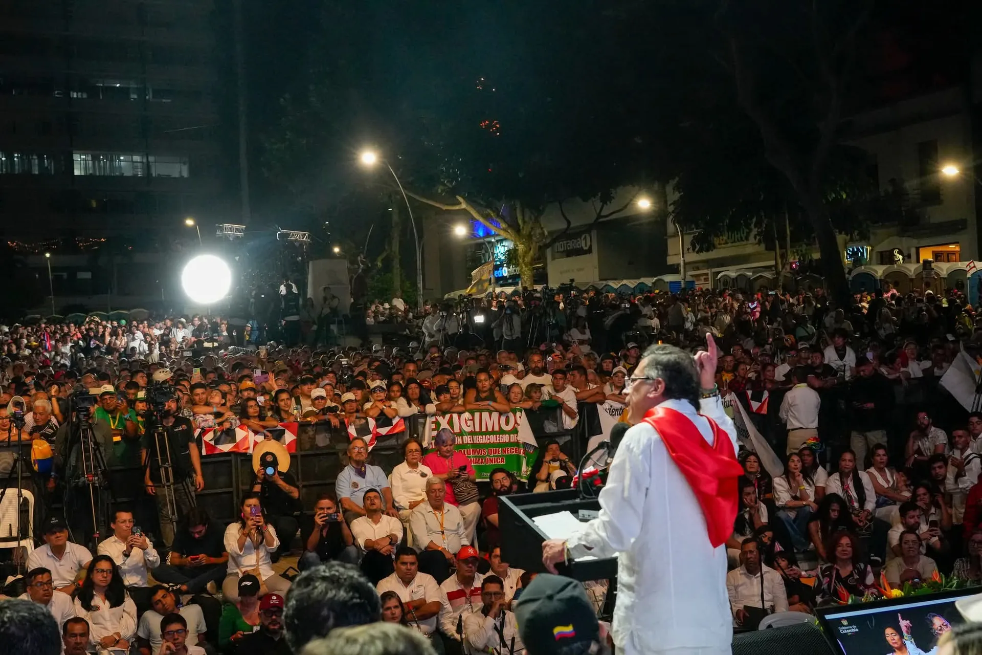 Petro afirma que “barrería” si existiera reelección presidencial