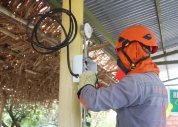 Celsia restablece energía en Ortega tras lluvias