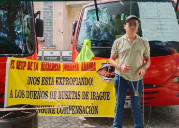 Ibagué: Acuerdo Pone Fin a la Protesta de Transportadores Frente a la Alcaldía