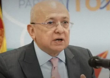 Eduardo Montealegre presenta su renuncia como ministro y critica la justicia en Colombia