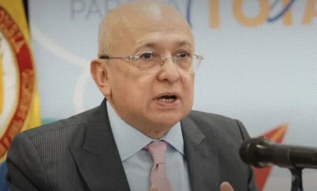 Eduardo Montealegre presenta su renuncia como ministro y critica la justicia en Colombia