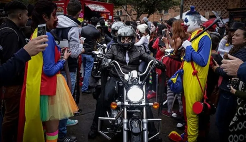 Gonobikerreas se desliga de la caravana motera de Halloween en Ibagué