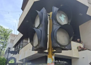 Cortes de energía provocan daños recurrentes en los semáforos de Ibagué