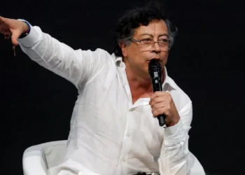 Petro rechaza como “falsos” los señalamientos por nexos con disidencias