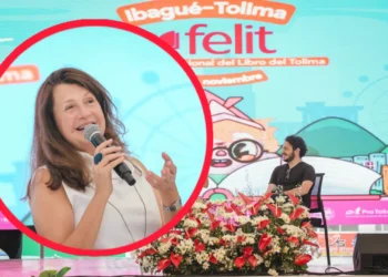 Arantxa Mellado deslumbra en el FELIT 2025 con secretos de la edición de Harry Potter