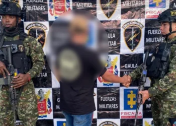 Cabecilla y financiero de grupo armado residual se entrega en Ibagué tras presión militar