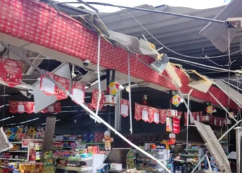 Colaborador herido tras desplome parcial de techo en Mercacentro No. 5