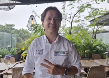 Renzo García mantiene su candidatura tras fallo del CNE