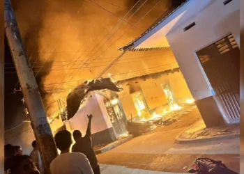 Incendio en Ataco deja varias viviendas afectadas