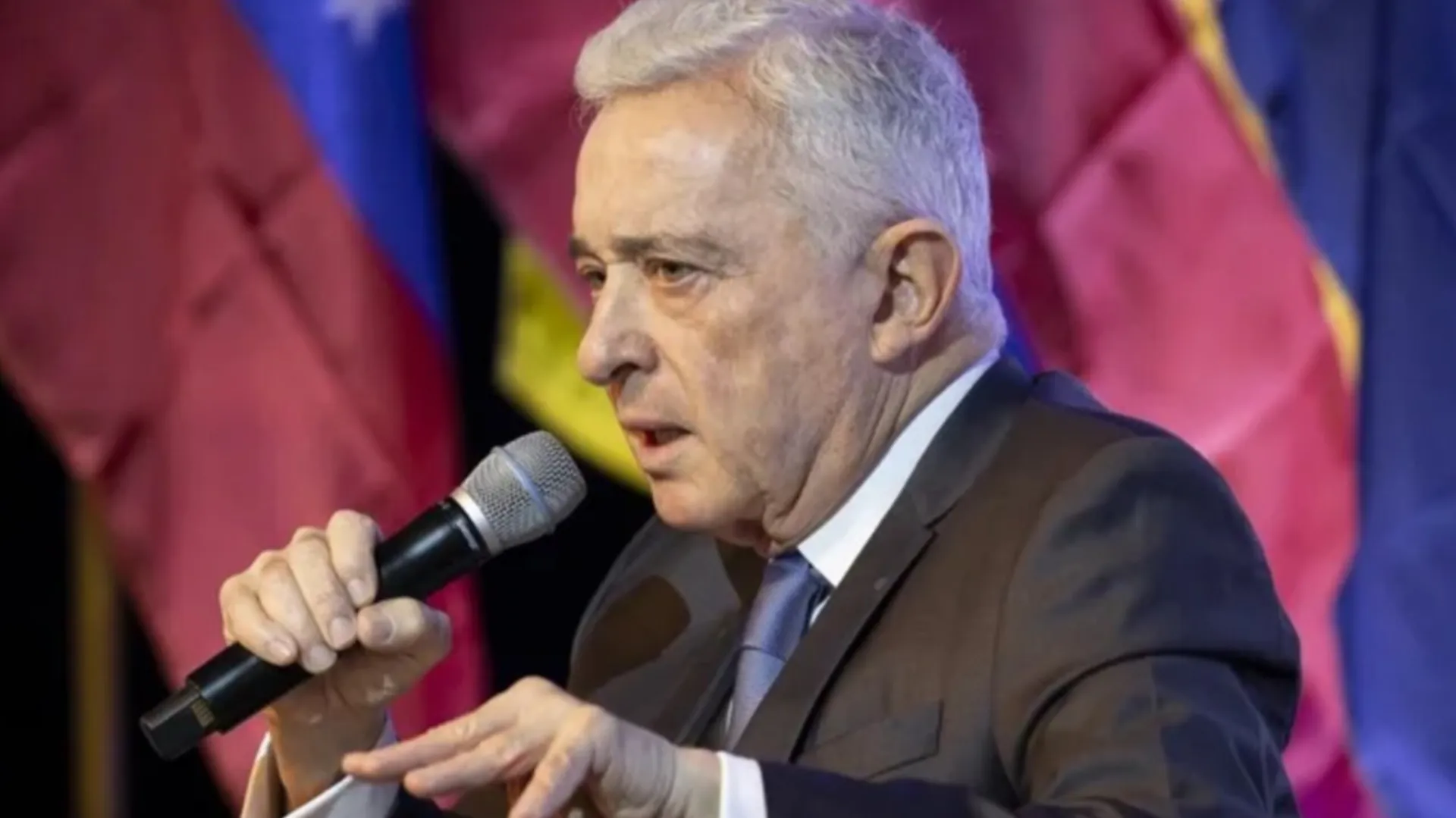 Oposición critica llamada entre Petro y Trump en medio de tensiones políticas