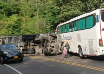 Accidente de tractomula genera cierre parcial en la vía Honda–Guaduas