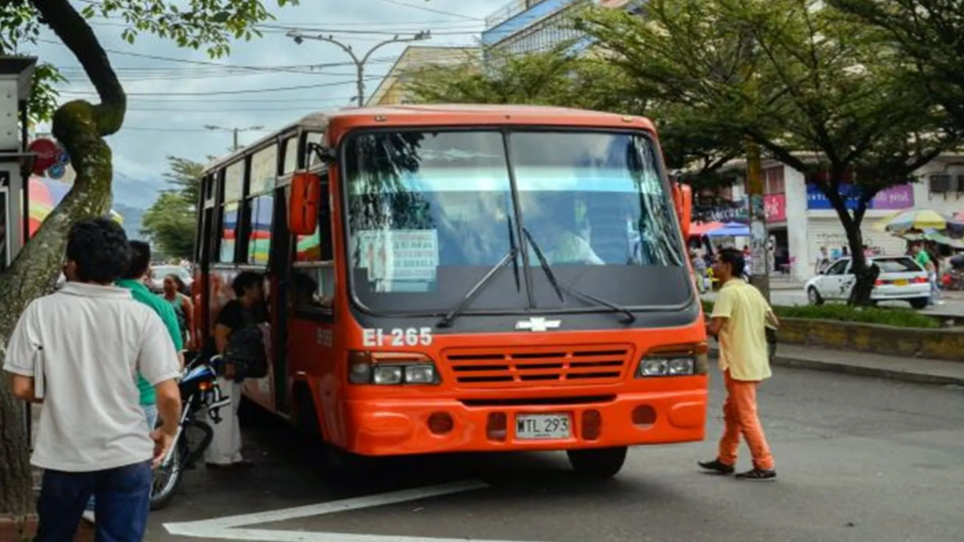 Propietarios de busetas advierten paro total si reducen el pasaje en Ibagué