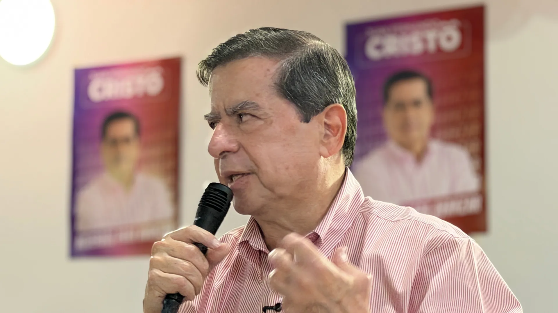 Juan Fernando Cristo plantea una salida de centro para superar la polarización política