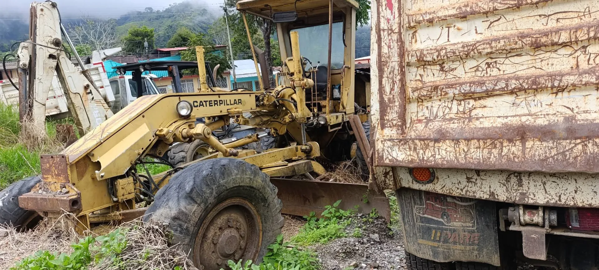 Abandono vial y maquinaria en desuso desatan críticas contra Alcaldía del Líbano