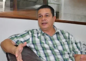 Condenan a exalcalde de Piedras por contrato irregular con recursos de seguridad