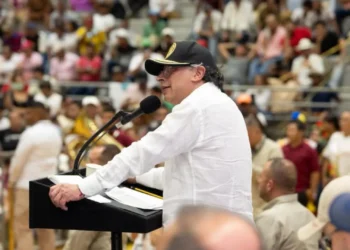 Choque entre Petro y el Banco de la República por tasas de interés