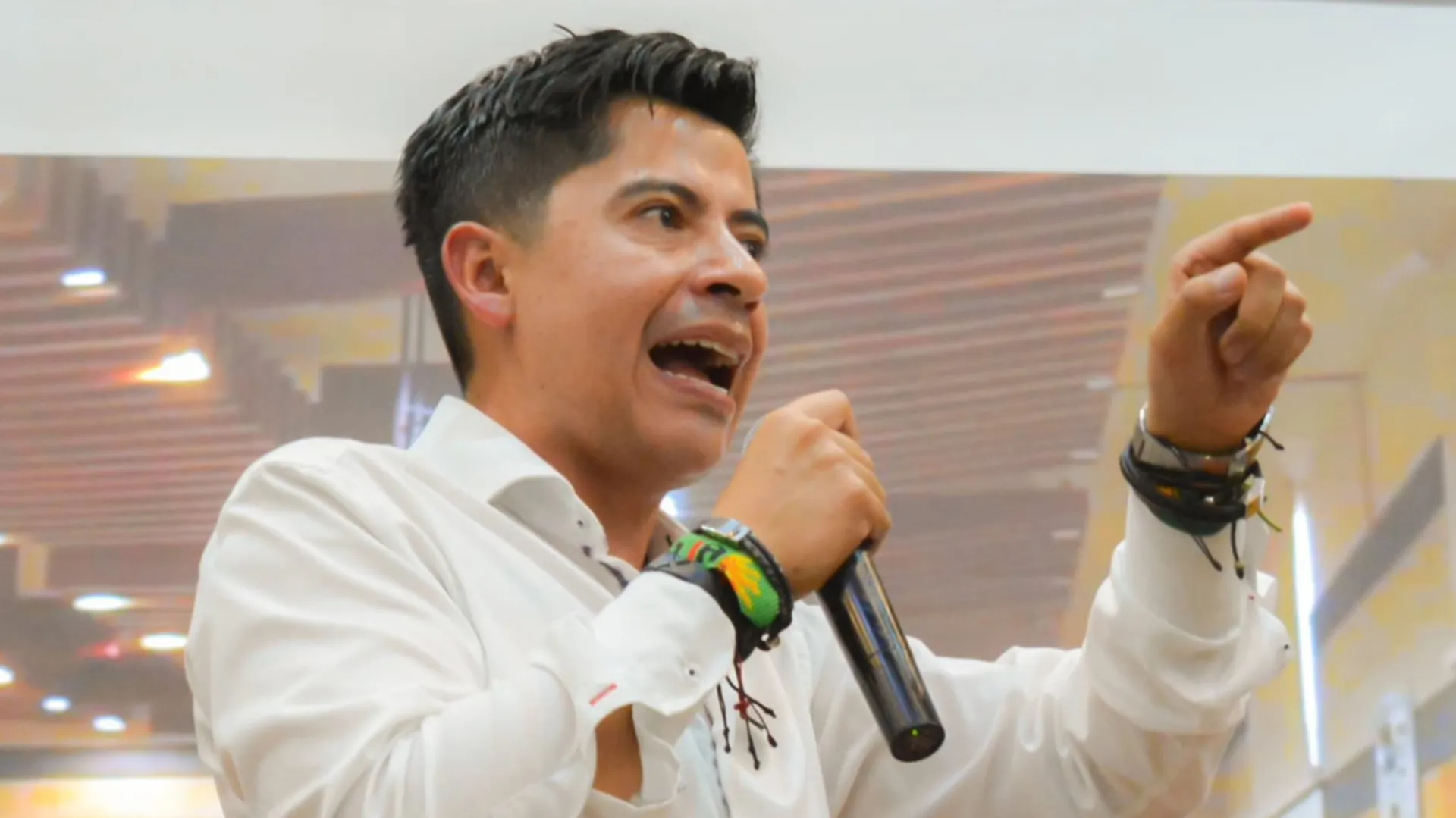 Ariel Ávila plantea refundar la Alianza Verde tras fractura interna