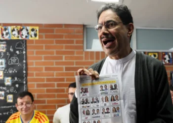 Iván Cepeda apuesta todo a la primera vuelta y moviliza a sus seguidores