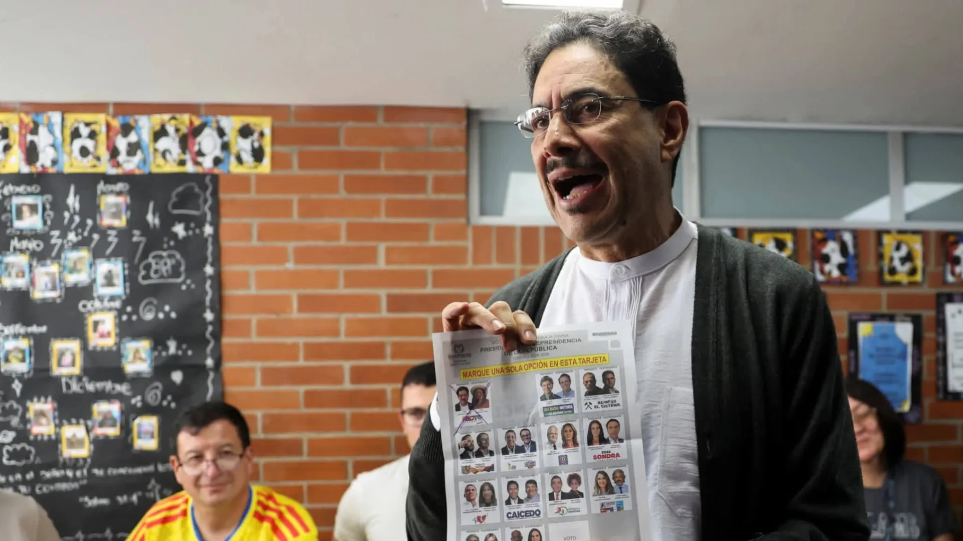 Iván Cepeda apuesta todo a la primera vuelta y moviliza a sus seguidores