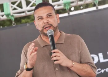 Alexander Castro advierte crisis en hoteles y turismo por aumento de costos laborales
