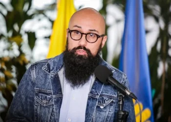 Suspensión de Carlos Carrillo reaviva debate sobre participación política