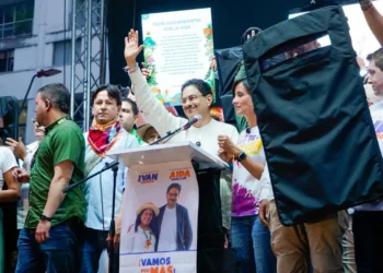 Cepeda desata ofensiva política contra De la Espriella en Ibagué