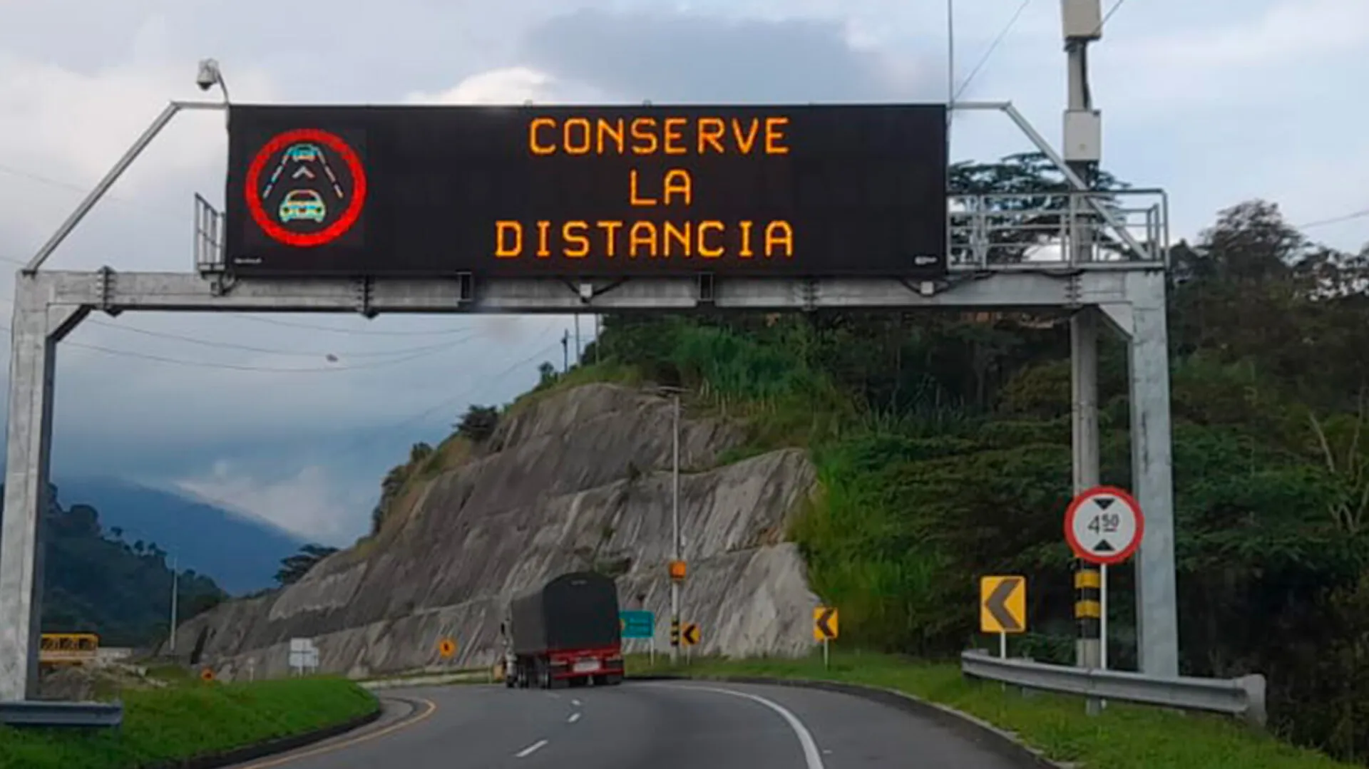 Vías nacionales tendrán restricción de carga este puente festivo
