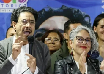 Pizarro descarta una Constituyente y defiende el proyecto presidencial de Iván Cepeda