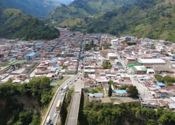 Minera amenaza con demandar a Cajamarca por freno a La Colosa
