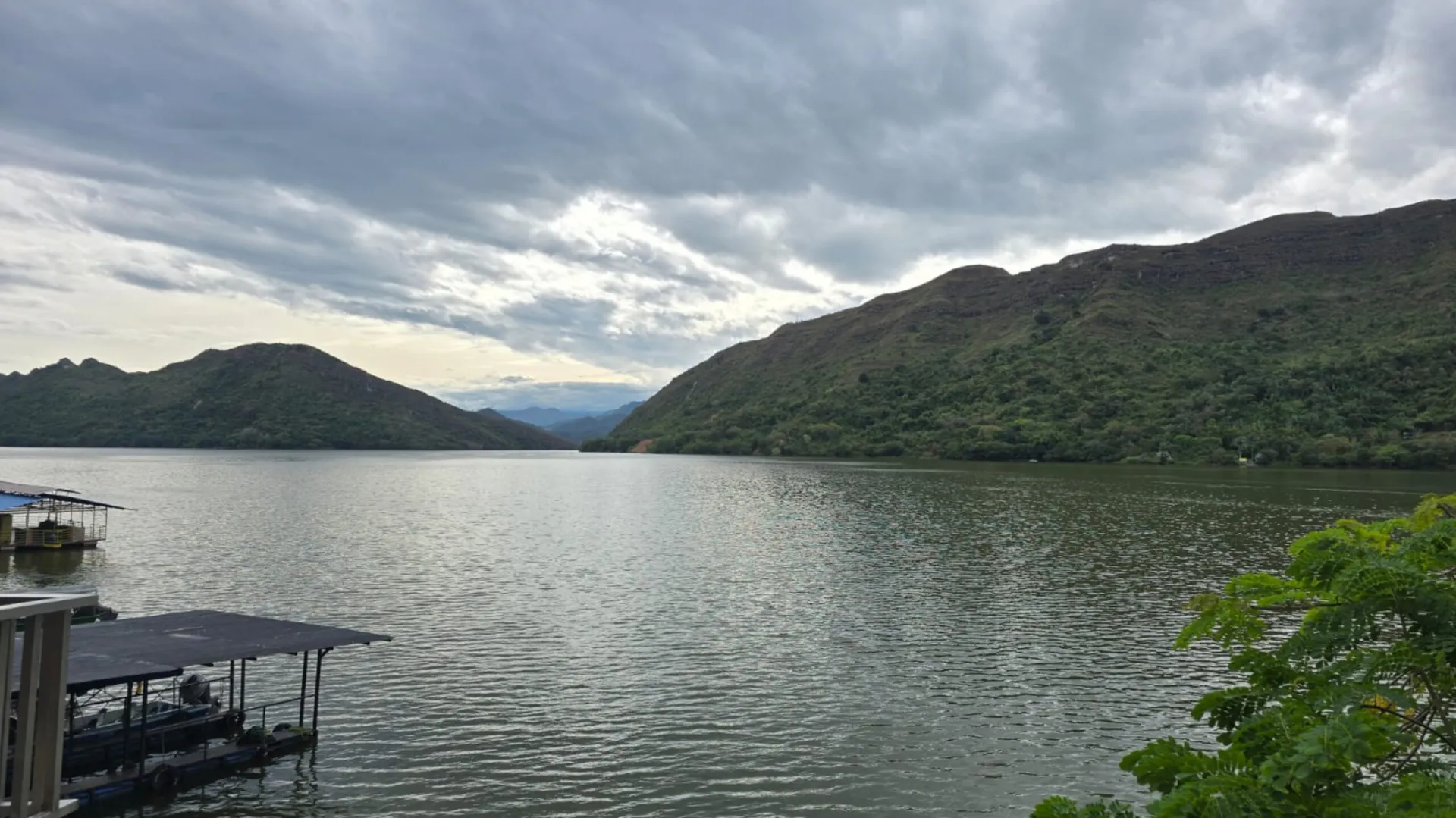 Embalse de Prado conserva estabilidad y refuerzan llamado al ahorro de agua
