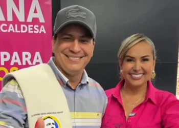 Guevara dice que se arrepiente de haber votado por Johana Aranda