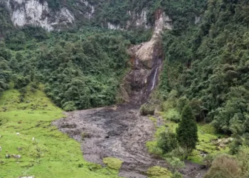 ¡Alerta en el Cañón del Combeima! Tres derrumbes obligan a cerrar el paso hacia El Rancho