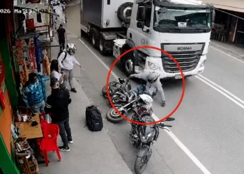 Tragedia vial enluta a Cajamarca: motociclista murió bajo una tractomula