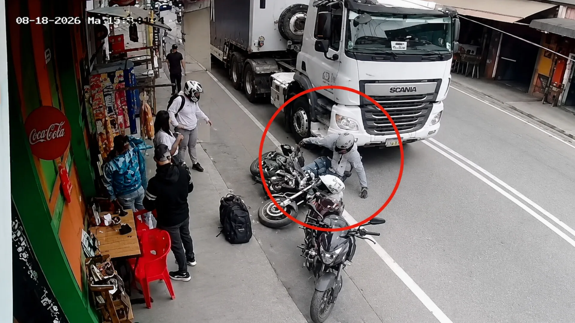 Tragedia vial enluta a Cajamarca: motociclista murió bajo una tractomula