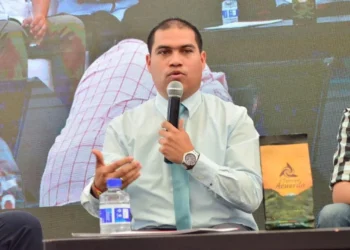 César Picón toma fuerza entre los alternativos para disputar la Alcaldía de Ibagué en 2027