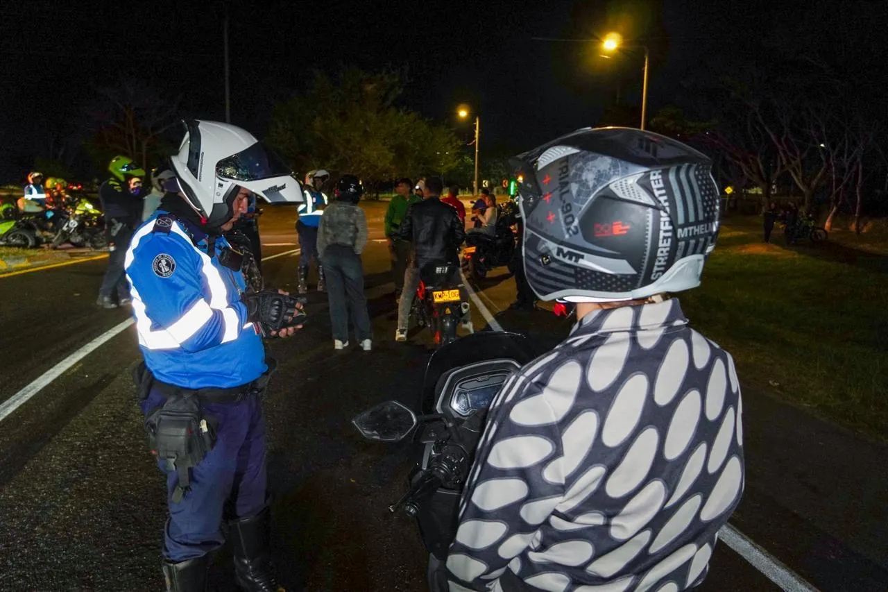Operativos nocturnos dejan 34 comparendos y 22 vehículos inmovilizados en Ibagué