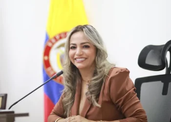 Porras pone el ojo en el Gobierno Matiz: contratos, metas y resultados llegarán al debate político