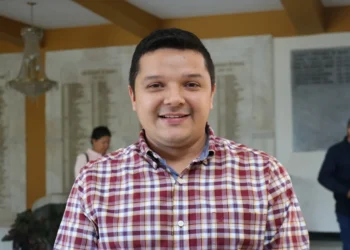 Camilo Acevedo reta las críticas políticas y exige respuestas por el Teatro Tolima