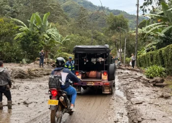 ¡Emergencia en el Combeima! Habilitan la vía mientras persisten los riesgos